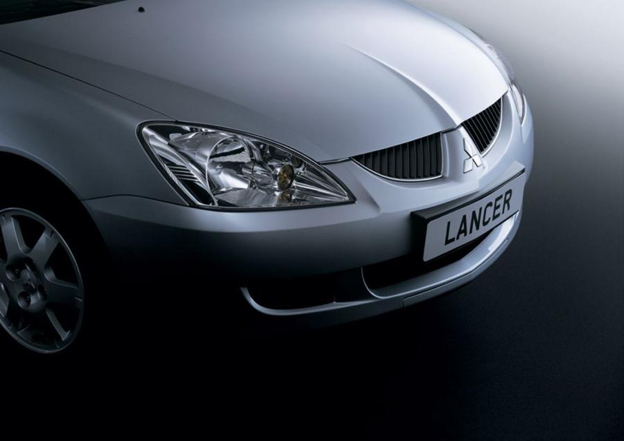  Mitsubishi Lancer 2000 года  (фото 10 из 31)